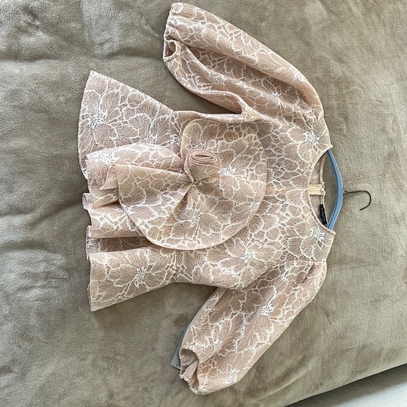 Brand new dressy, lace, cream CQ by CQ blouse in size medium. - Picture 1 of 3